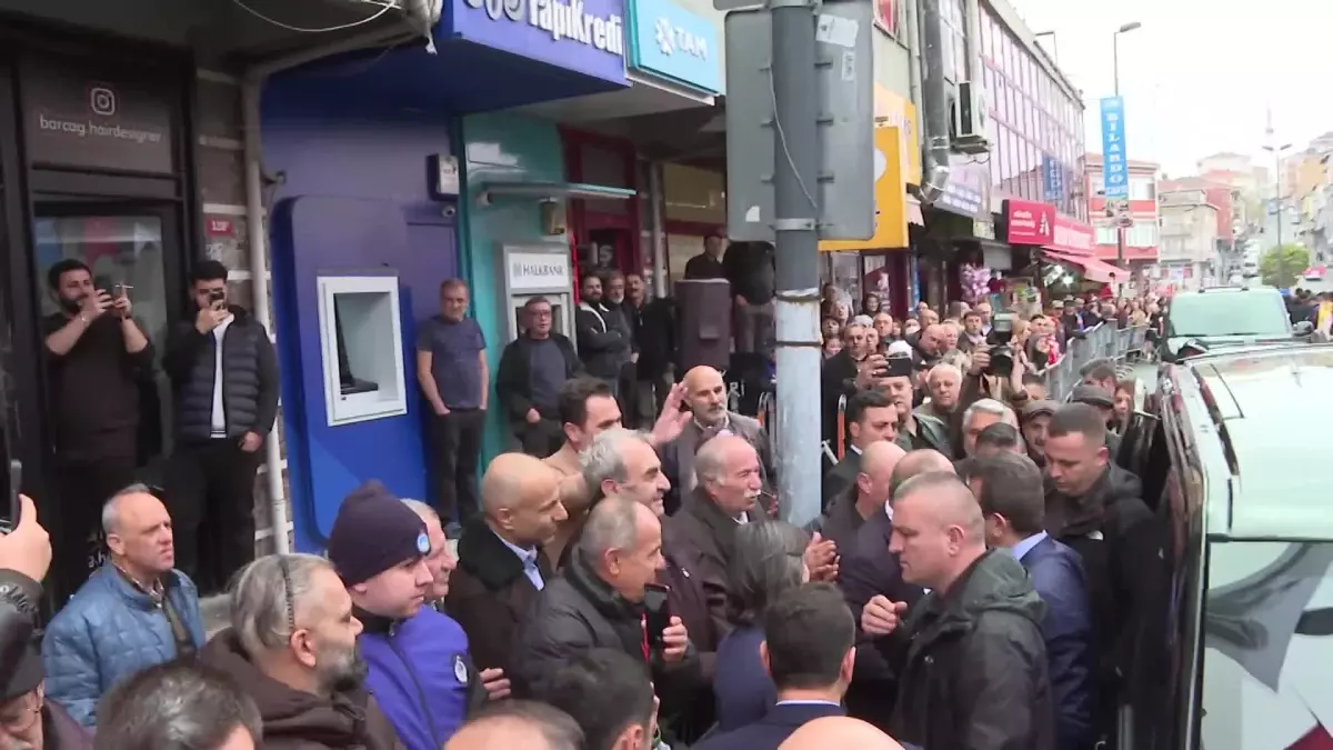 İmamoğlu, Üsküdar Belediyesi’nin Açtığı Kent Lokantası’nın İlk Yemeklerini Dağıttı