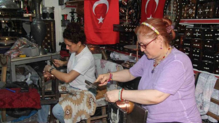 erkek-isi-diyenlere-inat-bakir-isleme-ustasi-oldular-22dScPJE.jpg