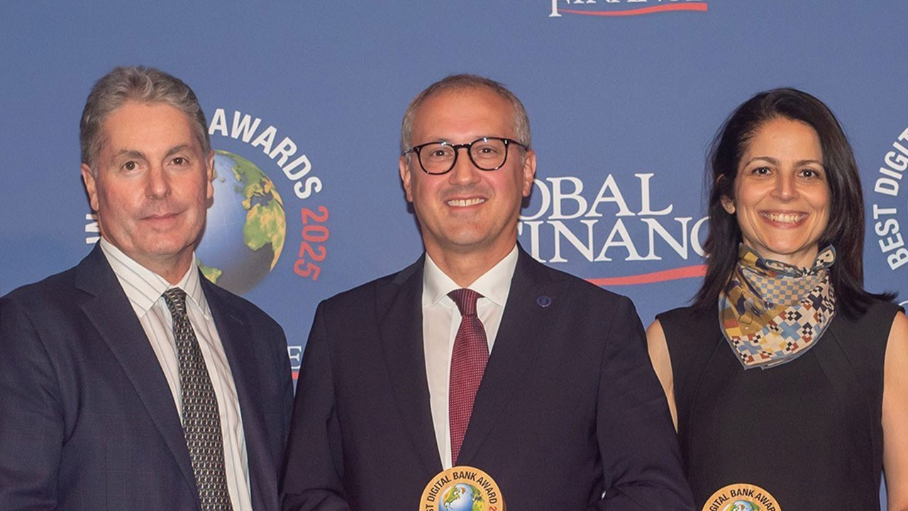 iscepe global financetan dunyanin en iyi mobil bankacilik uygulamasi odulu k2Fk4CPy.jpg