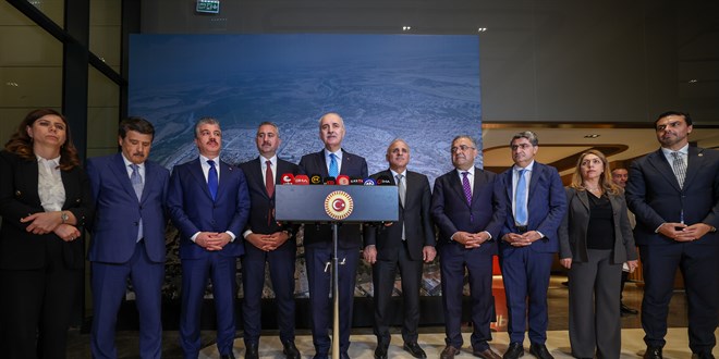 kurtulmustan kurtce siir aciklamasi birlikte olmayi barisi dileyen bir dizeydi XVID9A6Y.jpg