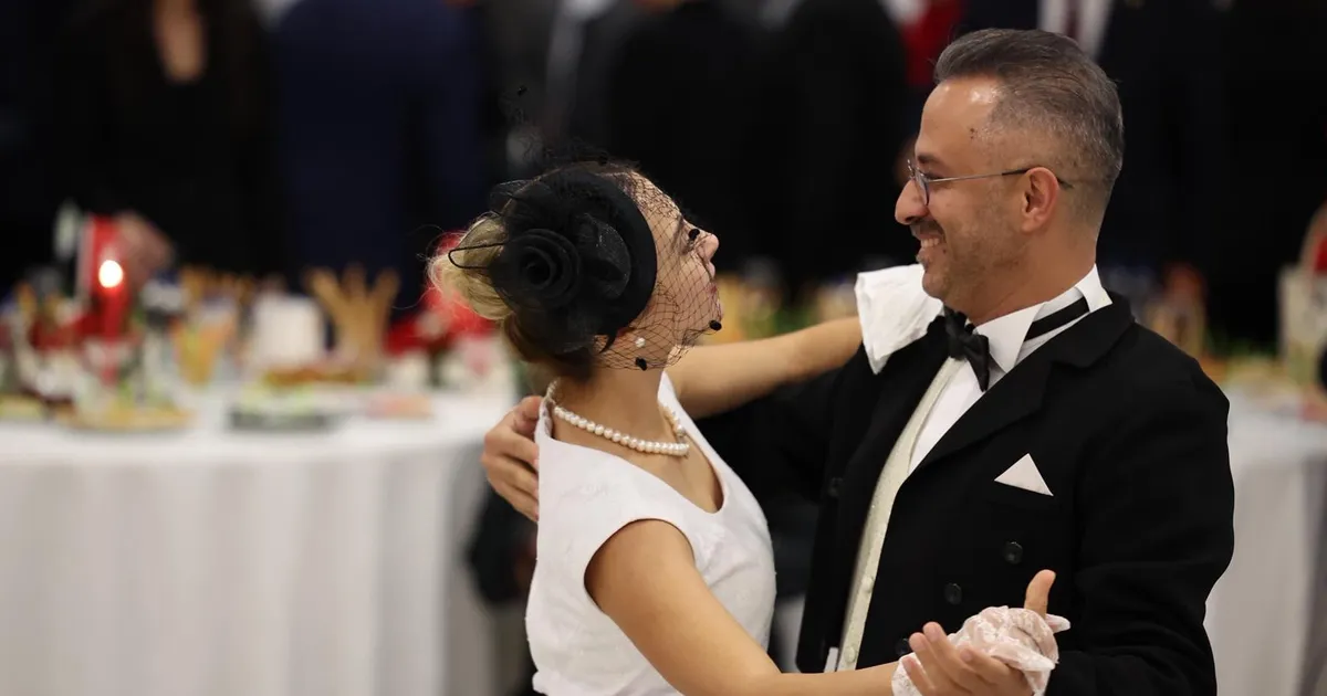 muglada cumhuriyet balosunda 102 yillik cosku pr6UqHYf.webp