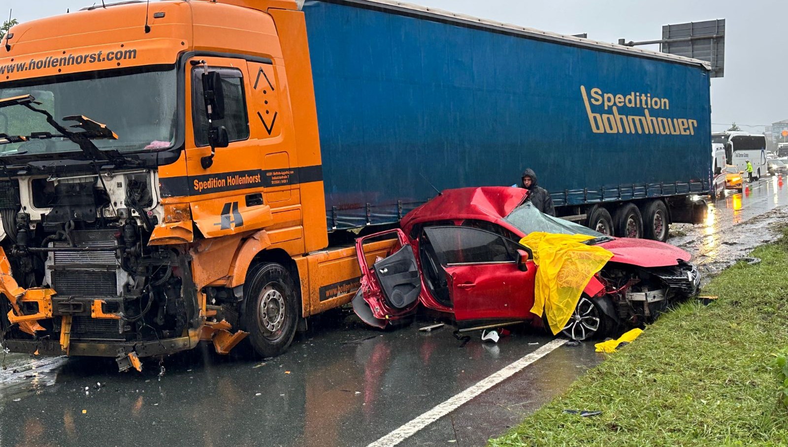 rizede katliam gibi kaza ayni otomobildeki 3 kisi oldu yllM9dU3.jpg