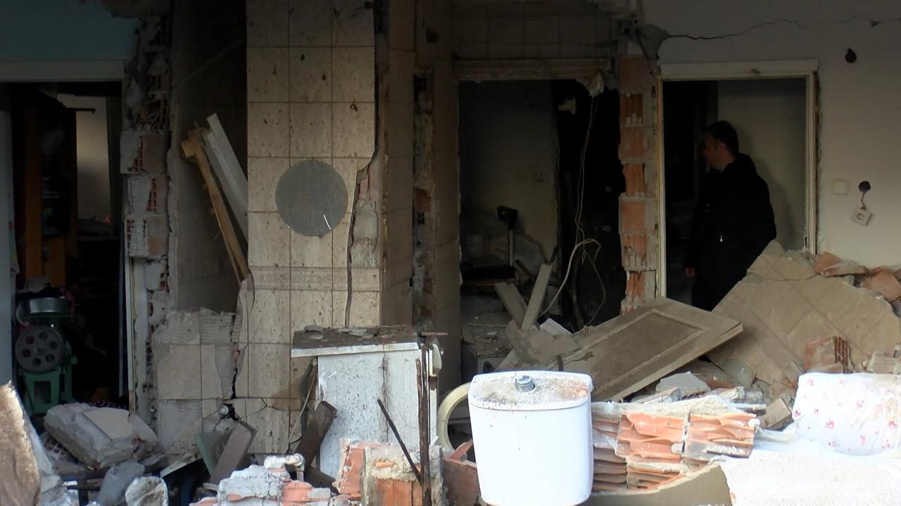 kucukcekmecede termosifon patlamasi 2 yarali FxjFOTp9.jpg